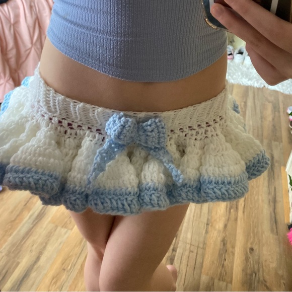 Handmade crochet mini skirt! - Picture 5 of 5